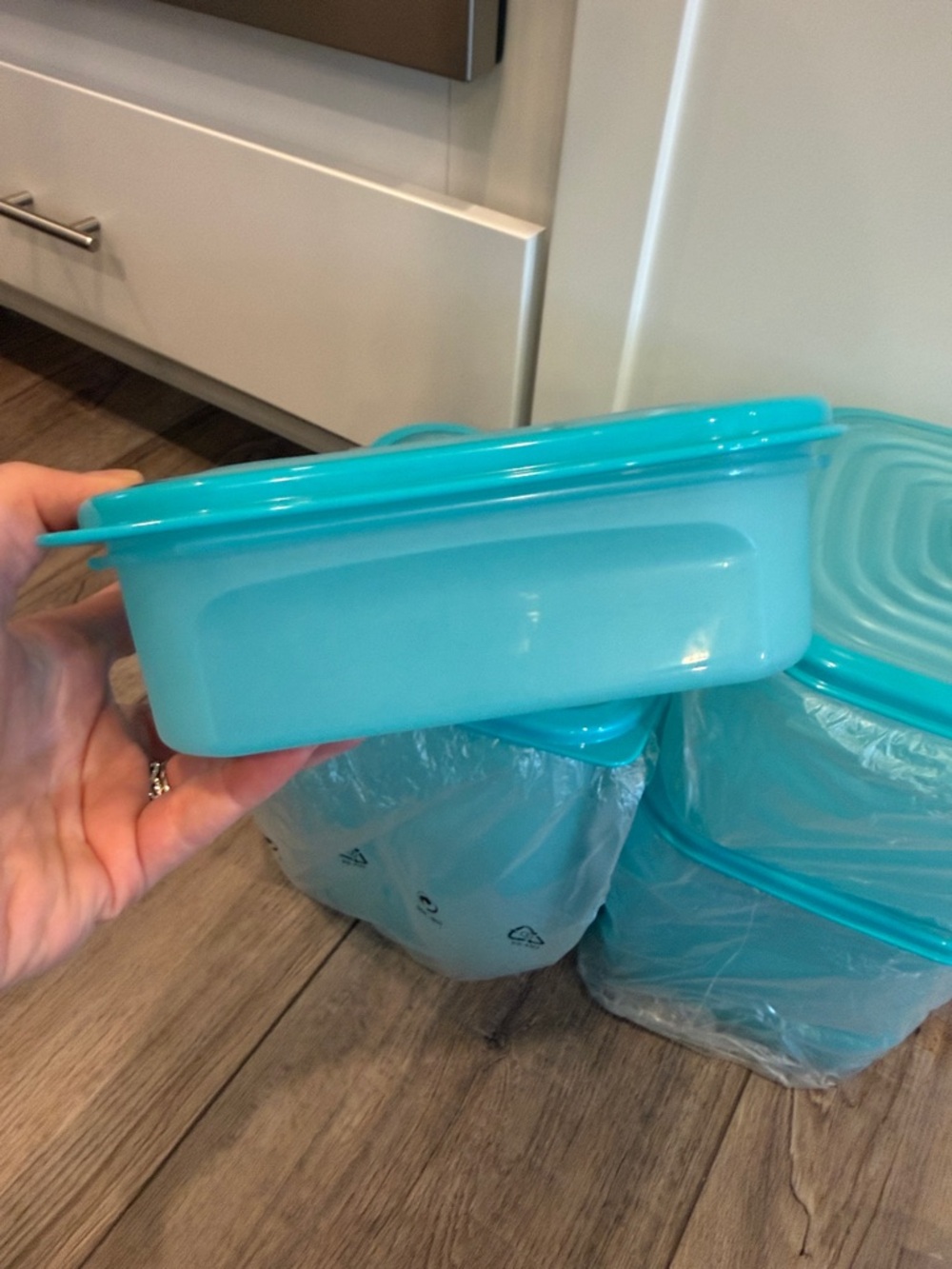 Tupperware Turquoise Square Food Storage Containers - Set of 4 - Picture 14 of 16